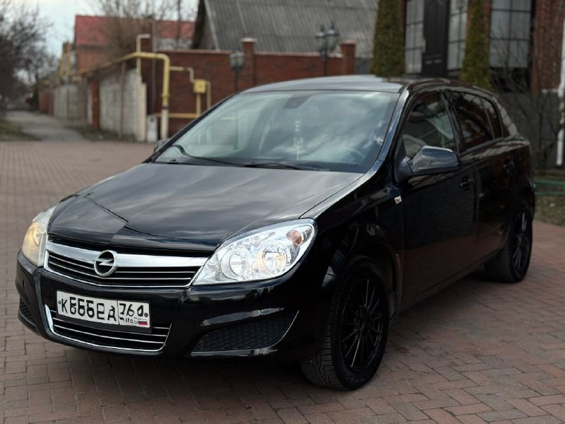 🔥в продаже opel astra h 2011 года выпуска 💸 цена: 558к₽ объем:1.6 родной пробег: 218к авто в отличном состоянии двигатель, кпп, ходовая часть без нареканий сел и поехал, вложений никаких не требует салон опрятный не затертый ✅ зеленая автотека хорошая комплектация: • климат контроль • подогрев сидений и зеркал • авто свет • круиз контроль • мультируль • перешитые красивые сиденья • новая резина авто в родном окрасе было незначительное притёртость одного крыла документы кристально чистые осмотр донецк остальные вопросы по телефону 📞- +79490504302 - фотография - 2