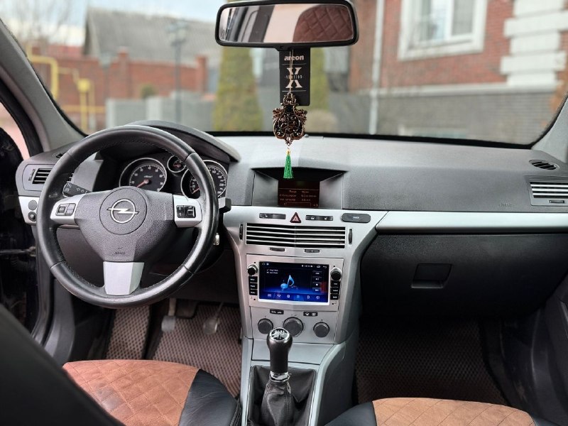 🔥в продаже opel astra h 2011 года выпуска 💸 цена: 558к₽ объем:1.6 родной пробег: 218к авто в отличном состоянии двигатель, кпп, ходовая часть без нареканий сел и поехал, вложений никаких не требует салон опрятный не затертый ✅ зеленая автотека хорошая комплектация: • климат контроль • подогрев сидений и зеркал • авто свет • круиз контроль • мультируль • перешитые красивые сиденья • новая резина авто в родном окрасе было незначительное притёртость одного крыла документы кристально чистые осмотр донецк остальные вопросы по телефону 📞- +79490504302 - фотография - 5