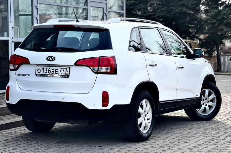 ✅продам kia sorento ✅год:2014 эксплуатация 2015 ✅мотор:2.4л ✅коробка:автомат ✅привод:полный ✅1.владелец🥇 ✅цена:1.670.000₽ 💵торг у авто! ✅номер: +79495011956 или +79491003435 тг и мах на обоих номерах ✅автомобиль в идеальном состоянии без вложений сел и поехал, 🛠️ техническая часть автомобиля в идеальном состоянии на тведрую 5+ коробка и мотор работают отлично мотор без постороних шумов и расхода масла, коробка переключает все передачи без задержки и пенков, кузов автомобиля в превосходнном состоянии соответствует фото😍остекления автомобиля все родное лобовое в том числе👍🏼комплектация полная:кожаный салон, мульти руль, без ключевой доступ, подогревы сидений передних и задних, камера заднего вида, парктроники, кнопка стар стоп, электронная панель щитка, электра зеркала, складывания зеркал, обогрев переднего и заднего стекла, адаптация фар, датчики света давления шин, и многое другое больше информации по телефону! - фотография - 5