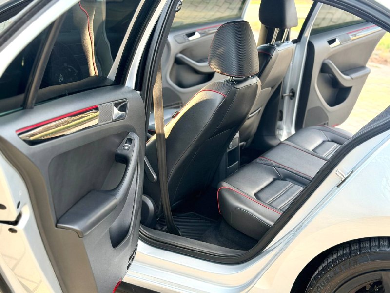 В продаже wv jetta gli🔥 2016 года выпуска ✅ 1 владелец ✅ авто гаражного хранение ! ✅ пробег 158.000км коробка dsg мотор 2.0 tsi без чипов и прочего машина в стоке 🔥 обслужена : цепь поменяна ✅ следующая замена масла и фильтра в двс через 3.500км ! авто находится в городе донецк ! все вопросы по номеру : +7-949-378-26-62 тг на этом номере. ✅ цена : 1.430.000₽ торг хорошему клиенту 🔥🤝 - фотография - 4