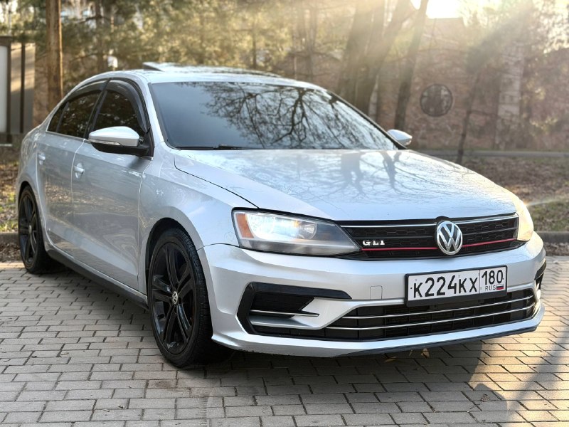 В продаже wv jetta gli🔥 2016 года выпуска ✅ 1 владелец ✅ авто гаражного хранение ! ✅ пробег 158.000км коробка dsg мотор 2.0 tsi без чипов и прочего машина в стоке 🔥 обслужена : цепь поменяна ✅ следующая замена масла и фильтра в двс через 3.500км ! авто находится в городе донецк ! все вопросы по номеру : +7-949-378-26-62 тг на этом номере. ✅ цена : 1.430.000₽ торг хорошему клиенту 🔥🤝 - фотография - 8