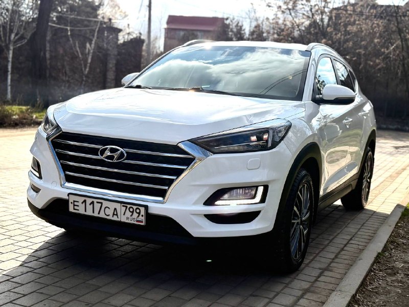 В продаже hyundai tucson🔥🔥🔥авто весь в заводской краске 🔥🔥🔥 конец 2019 года выпуска с 1 владельцем ✅ гаражного хранение авто ✅ автотека вся зеленая ✅ два ключа ✅ два комплекта колес зима- лето в хорошем состоянии ! ✅ авто на 2.0 моторе ✅ с надеждой коробкой aisin пробег 153.000км осмотр город донецк цена : 2.199.000₽ звоните по номеру +7-949-378-26-62 тг на этом же номере телефона ✅ - фотография - 1