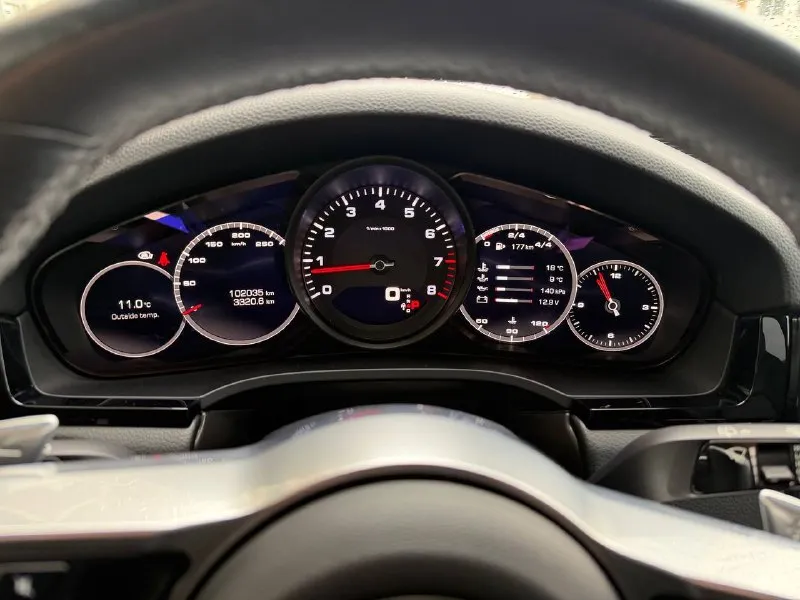 Porshe cayenne 11месяц 2020года, привозил для себя в 2024г, соответственно выбирал максимально целый авто. пробег 103000км, из них 88т она проехала в канаде соответственно на хорошем бензине и хороших маслах. комплектация практически максимальная за исключением пневмы и радара. музыка bose. на 100т было произведено крупное то с заменой масел, фильтров, свечей, колодок в круг. 2 комплекта дисков r21 и r19. покрыта керамикой. в отличном как внешне так и техническом состоянии. здесь только 10фото можно выложить, могу выслать больше на личный номер а лучше приезжайте и смотрите в живую. машина в донецке. цена 7.000.000₽ тел: 89494207631 сети +79385361485 - фотография - 9