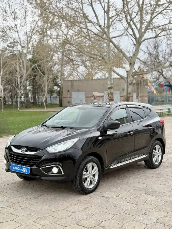 🇰🇵 hyundai ix35 💰цена: 1 350 000р 🏢город: мариуполь 📅год выпуска: 2012 🗒️пробег: 98 511 км. ⚙️двигатель: 2.0 ⛽топливо: бензин ⚙️кпп: механика 📞 телефон: +7-949-727-41-51 +7-949-551-91-52 +7-989-263-55-56 💾 описание: 💥 настоящая капсула времени! ✅ два владельца, птс оригинал ✅ оригинальный пробег 98т. км. ✅ техническая часть на 5+ ✅ салон как новый ✅ родная краска 🔥 есть всё необходимое для комфортной и безопасной езды каждый день: ❄️ кондиционер, подогрев всех сидений, android магнитола с bluetooth, бортовой компьютер, кожаный мультируль, led птф, полный электропакет, led свет, оригинальные литые диски на новой резине, два ключа. улица шевченко 269 🏦 возможна продажа в кредит по двум документам. - фотография - 1