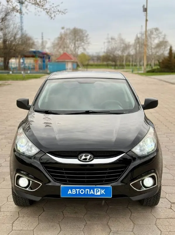 🇰🇵 hyundai ix35 💰цена: 1 350 000р 🏢город: мариуполь 📅год выпуска: 2012 🗒️пробег: 98 511 км. ⚙️двигатель: 2.0 ⛽топливо: бензин ⚙️кпп: механика 📞 телефон: +7-949-727-41-51 +7-949-551-91-52 +7-989-263-55-56 💾 описание: 💥 настоящая капсула времени! ✅ два владельца, птс оригинал ✅ оригинальный пробег 98т. км. ✅ техническая часть на 5+ ✅ салон как новый ✅ родная краска 🔥 есть всё необходимое для комфортной и безопасной езды каждый день: ❄️ кондиционер, подогрев всех сидений, android магнитола с bluetooth, бортовой компьютер, кожаный мультируль, led птф, полный электропакет, led свет, оригинальные литые диски на новой резине, два ключа. улица шевченко 269 🏦 возможна продажа в кредит по двум документам. - фотография - 2