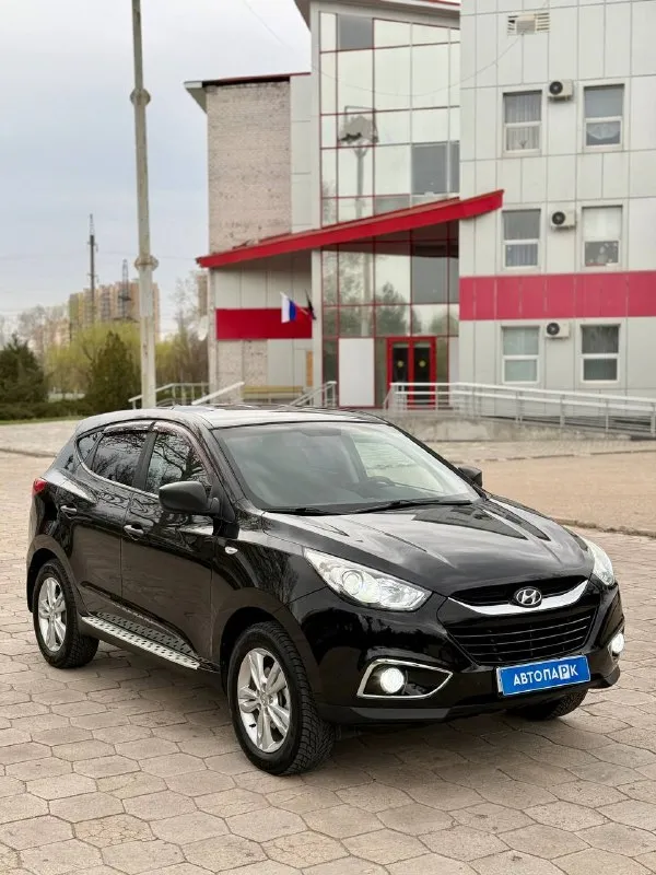 🇰🇵 hyundai ix35 💰цена: 1 350 000р 🏢город: мариуполь 📅год выпуска: 2012 🗒️пробег: 98 511 км. ⚙️двигатель: 2.0 ⛽топливо: бензин ⚙️кпп: механика 📞 телефон: +7-949-727-41-51 +7-949-551-91-52 +7-989-263-55-56 💾 описание: 💥 настоящая капсула времени! ✅ два владельца, птс оригинал ✅ оригинальный пробег 98т. км. ✅ техническая часть на 5+ ✅ салон как новый ✅ родная краска 🔥 есть всё необходимое для комфортной и безопасной езды каждый день: ❄️ кондиционер, подогрев всех сидений, android магнитола с bluetooth, бортовой компьютер, кожаный мультируль, led птф, полный электропакет, led свет, оригинальные литые диски на новой резине, два ключа. улица шевченко 269 🏦 возможна продажа в кредит по двум документам. - фотография - 3