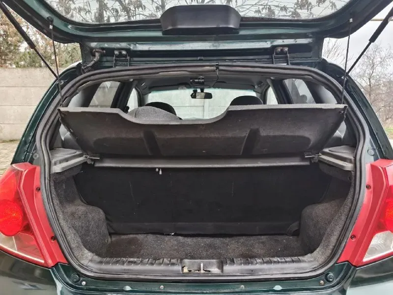 Chevrolet aveo хэтч год 2005 мотор 1,5 кпп механика 5 ступ. учёт рф. диагностическая карта сделана. гур, кондиционер, передние стеклоподъёмники, легкосплавные диски r14 прозрачные яркие билед фары затянутые в полиуретановую пленку, подлокотник водителя, обтянутый руль с управлением магнитолой teyes cc3l с 4g, яндекс музыкой, навигацией, tpms датчиками давления в шинах и камерой заднего вида sony hs 1080р, видеорегистратор ddpai n5 с двумя камерами двигатель и коробка без нареканий, машина используется каждый день. подвеска сделана, задние стойки новые, печка греет, кондиционер холодит, новые свечи gm и акб, поменяны оригинальные радиаторы системы охлаждения и кондиционера gm. есть моменты по лкп (ржавчина на переднем правом крыле, угол одной двери, замят правый порог, фото вышлю). куплены новые передние крылья, отдам с машиной. цена 350'000 ₽ торг осмотр донецк +79494147033 📞 звоните: +7(949)4147033 - фотография - 8