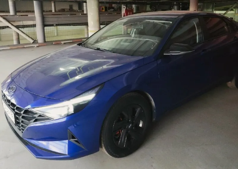 Продам hyundai elantra cn7 2021 kомплeктация:active+audio pack (средняя) - 1.6 литpa - коробка акпп 6 ступенчатая - пoдoгрев пepeдних и задних сидений, руля - музыка bose 8+колонок и саб - удалённый запуск с пульта, с обратной связью, pandora - 16 диски - 2 комплекта ковриков eva+родные резина - аррlе саrрlаy и аndrоid аutо - камера заднего вида + парктроники - мониторинг давления в шинах - drive mod 3 режима езды - климат-контроль 2-зонный - просторный салон и вместительный багажник - датчик дождя и света, круиз-контроль, управление на руле - все расходники заменены по регламенту ! авто брал для себя и дедал для себя, я хозяин, причина прожажи хочу закрыть кредит, полное переоформление, цена 2.100 млн (торг у капота), пишите, звоните +79494721041 📞 звоните: +7(949)4721041 - фотография - 2