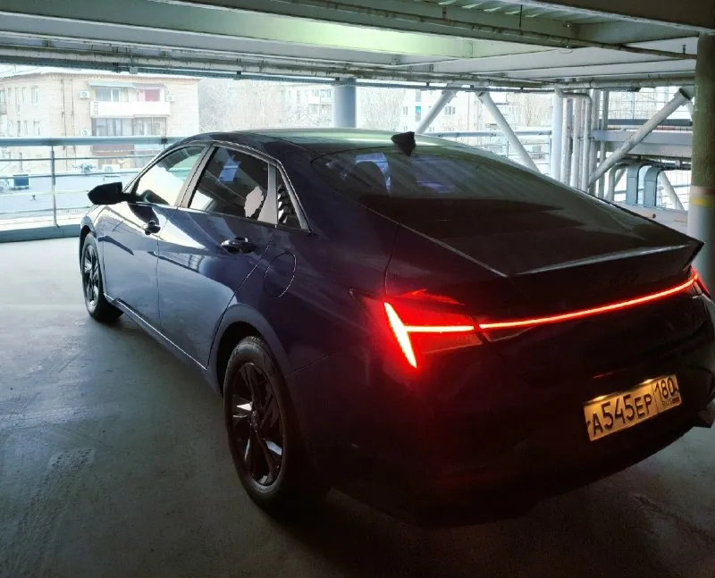 Продам hyundai elantra cn7 2021 kомплeктация:active+audio pack (средняя) - 1.6 литpa - коробка акпп 6 ступенчатая - пoдoгрев пepeдних и задних сидений, руля - музыка bose 8+колонок и саб - удалённый запуск с пульта, с обратной связью, pandora - 16 диски - 2 комплекта ковриков eva+родные резина - аррlе саrрlаy и аndrоid аutо - камера заднего вида + парктроники - мониторинг давления в шинах - drive mod 3 режима езды - климат-контроль 2-зонный - просторный салон и вместительный багажник - датчик дождя и света, круиз-контроль, управление на руле - все расходники заменены по регламенту ! авто брал для себя и дедал для себя, я хозяин, причина прожажи хочу закрыть кредит, полное переоформление, цена 2.100 млн (торг у капота), пишите, звоните +79494721041 📞 звоните: +7(949)4721041 - фотография - 5