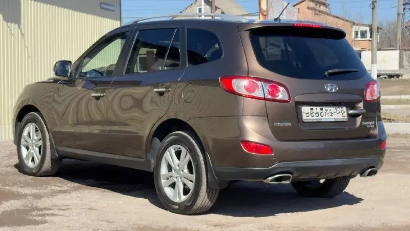 Тел. +79496447942 продам hyundai santa fe 2011г. в идеальном состоянии! по автомобилю делать ничего не надо!! готов ехать на любые проверки за ваш счёт! авто без дтп! автомобиль весь в родном окрасе!! можете приехать с толщиномером проверить! стёкла все заводские включая лобовое! птс оригинал два владельца по птс переоформление в мрэо комплектация двигатель 2.4 бензин пробег 220т родной! abs esp airbag без ключевой доступ запуск start stop круиз контроль бортовой компьютер камера заднего вида кожаный салон электропривод сидения помощь при спуске подогрев сидений подогрев зеркал parktronic датчик света датчик дождя электро слаживания зеркал двухзонный климат контроль 4 стеклоподъемника полный привод хорошая резина два ключа цена 1.270.000т. р очень срочно торг возможно продажа в кредит 📞 звоните: +7(949)6447942 - фотография - 5