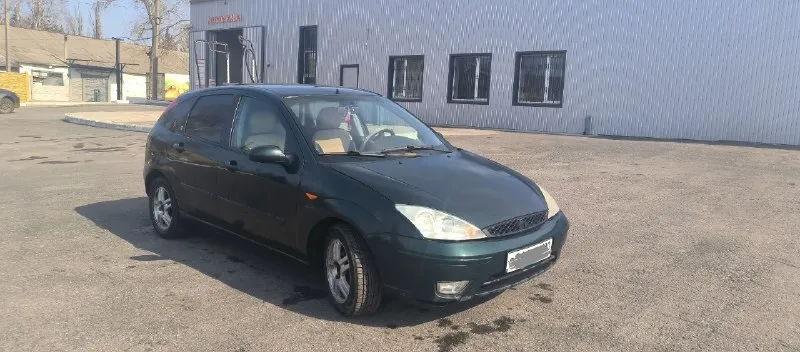 Продам ford focus 1, 2004 год. 4х ступенчатая, мотор 2.0 л, 130 лошадей. передний привод. кондиционер работает, машина ездит каждый день. цена 450 000₽. торг реальному покупателю у капота. звоните +79497010698 📞 звоните: +7(949)7010698 - фотография - 2