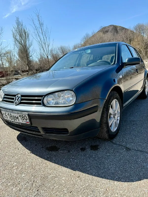Продам golf 4 1.6 16v (aus) 2001г, в очень хорошем состоянии, владею с 2020 года машиной, машина не разу не подвела, пригонялось авто с европы, был один владелец с 2001г во франции, я второй, замена масла раз в 7500, обслуживалась всегда самыми хорошими запчастями, чтоб если поставил и забыл, кондиционер морозит, мотор масло не берет стоит хорошая магнитола с усилителем aura, хорошие динамики(dinamic state). в комплекте с машиной отдам два комплекта хорошей резины, лето kumho(1сезон), зима nokian(2сезона) видеорегистратор тоже в комплекте. машину очень люблю и буду очень рад если она попадет в хорошие руки цену вижу 500к, звоните все расскажу и покажу из минусов, на лобовом есть трещина, сверху на крышку багажника с крыше чтото упало, и немного её повредило, на фото постарался показать г. донецк +79493394961 📞 звоните: +7(949)3394961 - фотография - 5