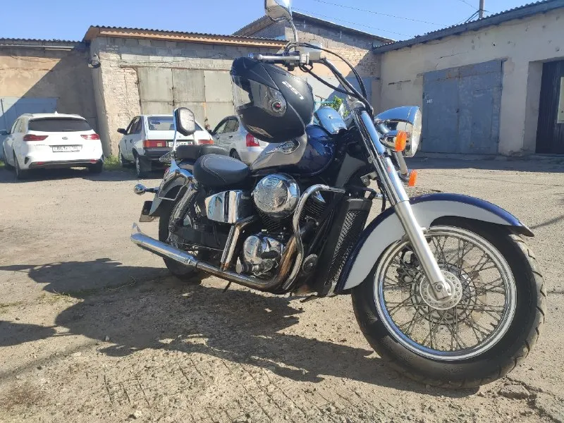 Продам honda shadow 750 на рф учете год 2000 пробег 23000 смазали тормоза заменили масло поменяли аккумулятор почистили карбюратор цена 480 000. торг +79494143538 роман продажа через мрэо 📞 звоните: +7(949)4143538 - фотография - 1