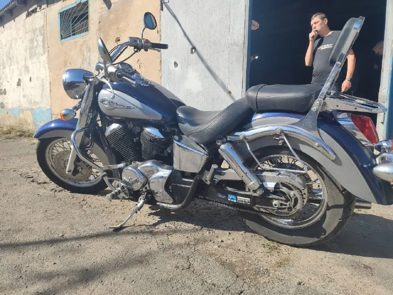 Продам honda shadow 750 на рф учете год 2000 пробег 23000 смазали тормоза заменили масло поменяли аккумулятор почистили карбюратор цена 480 000. торг +79494143538 роман продажа через мрэо 📞 звоните: +7(949)4143538 - фотография - 2