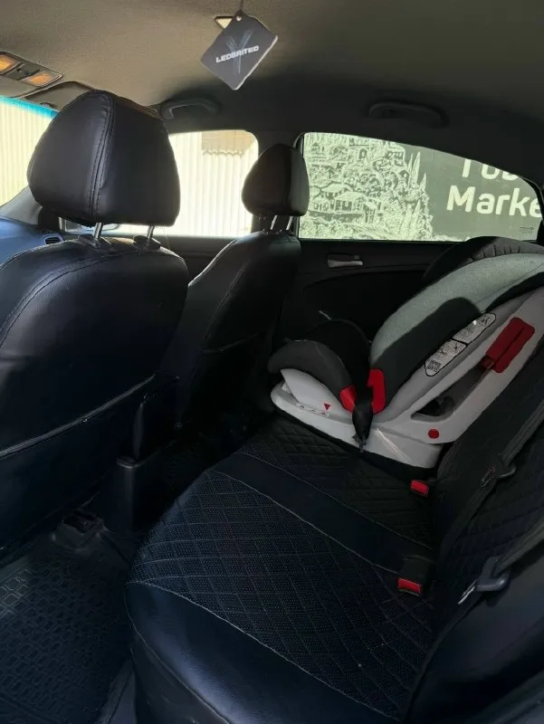 Автор: продам hyundai solaris 2015 года выпуска автомобиль в хорошем техническом состоянии коробка передач: автомат, переключает хорошо, без толчков. в такси не была ❗️❗️❗️ двигатель: 1.6 пробег: 206 тыс ( оригинал, подтверженный автотекой, и состоянием машины) 2 комплекта резины я собственница, перекупам не беспокоить ! обмен не интересует цена:995 000 ( торг) дополнительные вопросы по телефону: +79493833718- валерия. . !!!наш телеграм канал [ бесплатное размещение за репост!!! правила сообщества [ мы в мах [ [ 📞 звоните: +7(949)3833718 - фотография - 8