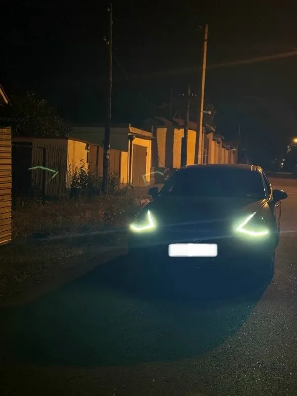 Автор: продам hyundai sonata 1.6 turbo машина абсолютно в родной краске, проверки толщиномером приветствуются, вин код сброшу по необходимости. хорошая комплектация, жк приборка, максимальный экран мультимедии, музыка bose, режимы езды, панорамная крыша, черный потолок, датчик дождя, света, auto hold, авто дальний свет, все ассистенты (слепые зоны, помощь при выезде с парковки, активный дистронник, экстренное торможение, ассистент полос), двойной стеклопакет впереди 119 тыс км пробег обслужена от а до я, масло по регламенту каждые 7 тыс км. пройдено большое то, новый свечи, заменены топливные форсунки со всеми сопутствующими прокладками, все жидкости заменены, было частичная замена масла дважды. зоны риска в бронепленке + капот полностью обклеен пленкой + фары. 2 комплекта резины. цена 2.4 млн рублей +79493049779.. !!!наш телеграм канал [ бесплатное размещение за репост!!! правила сообщества [ мы в мах [ [ 📞 звоните: +7(949)3049779 - фотография - 1