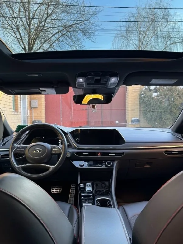 Автор: продам hyundai sonata 1.6 turbo машина абсолютно в родной краске, проверки толщиномером приветствуются, вин код сброшу по необходимости. хорошая комплектация, жк приборка, максимальный экран мультимедии, музыка bose, режимы езды, панорамная крыша, черный потолок, датчик дождя, света, auto hold, авто дальний свет, все ассистенты (слепые зоны, помощь при выезде с парковки, активный дистронник, экстренное торможение, ассистент полос), двойной стеклопакет впереди 119 тыс км пробег обслужена от а до я, масло по регламенту каждые 7 тыс км. пройдено большое то, новый свечи, заменены топливные форсунки со всеми сопутствующими прокладками, все жидкости заменены, было частичная замена масла дважды. зоны риска в бронепленке + капот полностью обклеен пленкой + фары. 2 комплекта резины. цена 2.4 млн рублей +79493049779.. !!!наш телеграм канал [ бесплатное размещение за репост!!! правила сообщества [ мы в мах [ [ 📞 звоните: +7(949)3049779 - фотография - 4