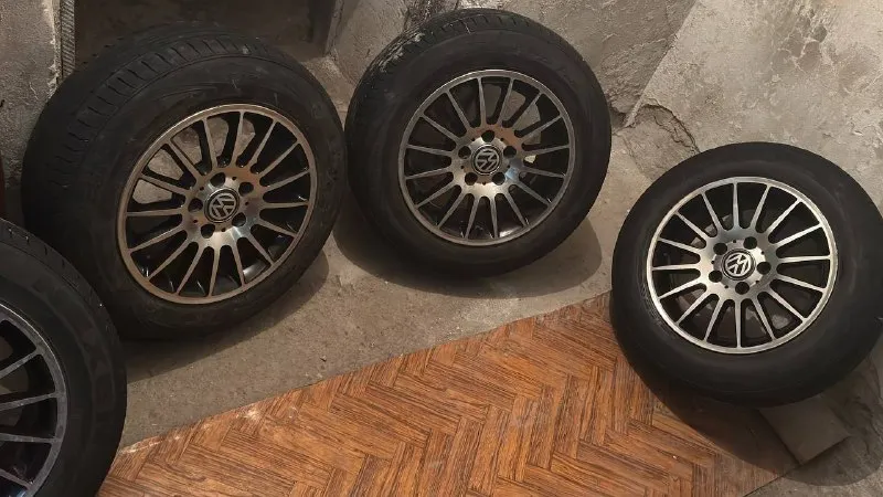Добрый вечер, добавьте объявления пожалуйста продаю резину nexen (лето)r15/185/65прошла 5000км+ диски. стояли на пассат б5+ цена:38000₽ тел: +79493273411 павел 📲 tg: павел смирнов 📞 звоните: +7(949)3273411 - фотография - 3