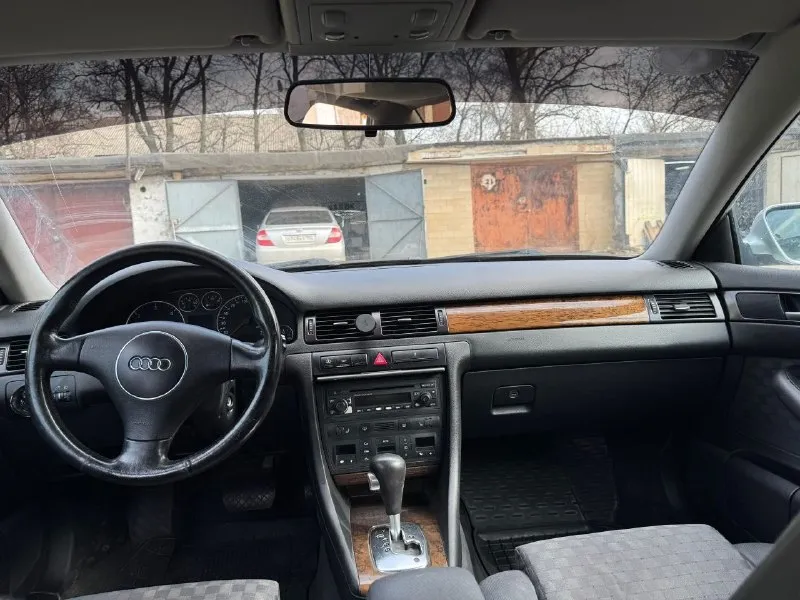 Продам audi a6. мотор 2.5 турбо-дизель. двигатель обслужен полностью. ходовка вся новая. пробег 260.000км. по машине работает всё. коробка автомат, без пинков. 2002год. с переоформлением. осмотр донецк. цена 450.000р. все подробности по телефону +79493820834 - фотография - 5