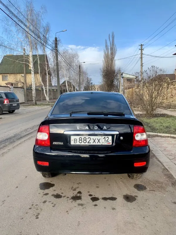 Доброго времени суток. продам ваз priora 2009г 16кл двигатель работает отлично масло не жрет. коробка не хрустит не выбивает скорости включаются плавно, ходовая мягкая тихая, за машиной следили и ухаживали, днище целое, стаканы задние, передние целые, низа дверей тоже целые, пробег заводской 178000т км. комплектация: кондиционер, abs, эур, магнитола usb, aux, подушка безопасности, за авто вообще не стыдно, с документами тоже полный порядок переоформление без проблем, машина без дтп, остекление все заводское, остальные вопросы по телефону +7949-329-65-85 телеграмм тоже на этом номере. цена 400т. р торг у капота осмотр г. харцызск. всем добра👍 📲 tg: bogdan v. 📞 звоните: +7(949)3296585 - фотография - 7