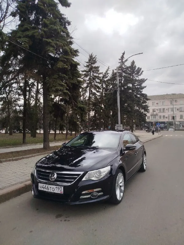 Продам wv volkswagen passat cc tsi ✅ в идеале новое сцепление, маховик (оригинал) двигатель: 1.8 бензин✅ год: 2011 ✅ цвет : чёрный✅ пробег: 190 000 км✅ богатая комплектация : коричневый кожаный салон, автозапуск, климат контроль, подогрев сидений, мультируль, датчик света, датчик дождя, парктроник, abs, esp и тд✅ автомобиль в отличном состоянии вложений не требует, бережная эксплуатация✅ двигатель работает ровно не дымит, не троит✅ новые сцепление и маховик оригинальный в фото смотрите заказ наряды, вложенно много денег, машина готова к эксплуатации коробка без нареканий ✅ ходовая без нареканий ✅ электрика вся работает✅ два комплекта резины✅ осмотр город : макеевка✅ телефон : +79494035536 если не отвечаю, пишите в тг по этому номеру✅ ✅✅цена : 1 150 000 рублей✅✅. 📞 звоните: +7(949)4035536 - фотография - 2