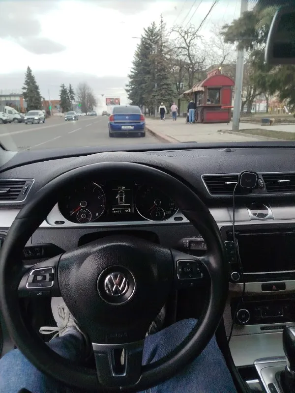 Продам wv volkswagen passat cc tsi ✅ в идеале новое сцепление, маховик (оригинал) двигатель: 1.8 бензин✅ год: 2011 ✅ цвет : чёрный✅ пробег: 190 000 км✅ богатая комплектация : коричневый кожаный салон, автозапуск, климат контроль, подогрев сидений, мультируль, датчик света, датчик дождя, парктроник, abs, esp и тд✅ автомобиль в отличном состоянии вложений не требует, бережная эксплуатация✅ двигатель работает ровно не дымит, не троит✅ новые сцепление и маховик оригинальный в фото смотрите заказ наряды, вложенно много денег, машина готова к эксплуатации коробка без нареканий ✅ ходовая без нареканий ✅ электрика вся работает✅ два комплекта резины✅ осмотр город : макеевка✅ телефон : +79494035536 если не отвечаю, пишите в тг по этому номеру✅ ✅✅цена : 1 150 000 рублей✅✅. 📞 звоните: +7(949)4035536 - фотография - 7