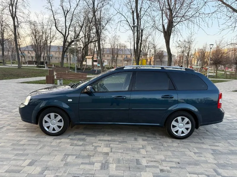 Продам chevrolet lacetti универсал 2008 год 1,6 мкпп пробег 123000 тыс автомобиль в идеальном состоянии один собственник пенсионер кузов не красился все родное стекла все заводские салон состояние близко к новому в машине никогда не курили техническая часть обслужена было сделана большое то обслужина тормозная система замена комплекта грм с помпой вложений никаких не требует отличная летняя резина nokian два комплекта ключей, в авто все работает на 5+ осмотр город мариуполь цена 685000 тыс руб по всем вопросам звоните +79497221071
📞 Звоните: +7(949)7221071 - фотография - 8