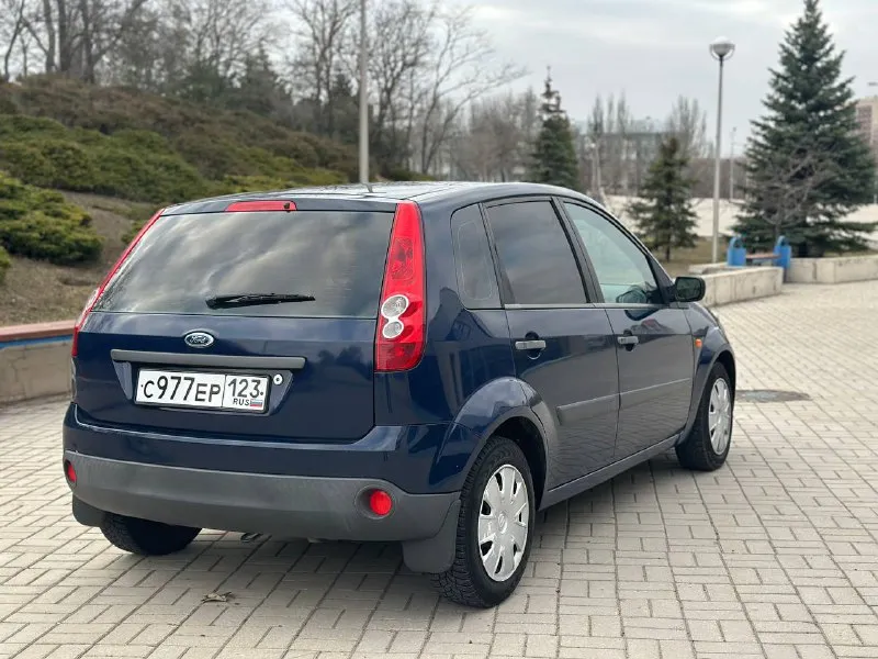 Ford fiesta 1.4 m/t 2008 автомобиль в прекрасном состоянии. с южных регионов. оригинальный подтвержденный пробег,3 хозяина. технически идеален, по кузову пару окрасов. динамичный и экономичный мотор. прост в обслуги, приятный а езде. хорошая резина. 2 ключа. тех осмотр в подарок 🎁 подробности по тел. 🚙 130 000 км 💵 390 000 ₽ ☎️ +7 (949) 573-62-32 сергей возможен кредит, обмен - фотография - 3