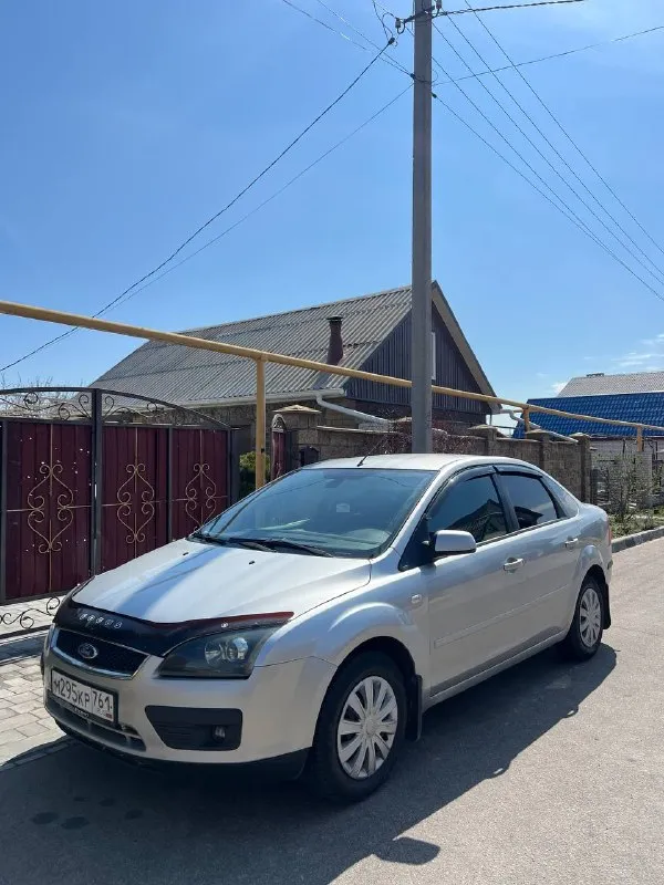Продам ford focus 2 год: 2006 двигатель 1.8 125лс газ/бензин работает отлично, газ недавно обслужен, очень экономная езда! по ходовой недавно обслужена делать ничего не нужно, кузов в достойном состоянии не гнилой, пороги, днище целое делать ничего не нужно, в серьезных дтп не был! на автомобиле установлена линзовая оптика светит шикарно, фары затянуты в бронепленку! комплектация комфортная с подогревами сидений, лобового, зеркал, эл. фары, эл. зеркала, дисковые тормоза в круг, центральный замок, андроид дисплей 4/64, к нему подключен усилитель на все динамики. документы чистые, тех осмотр есть! торг есть цена: 535000 мариуполь звоните: +79496463727 - фотография - 1