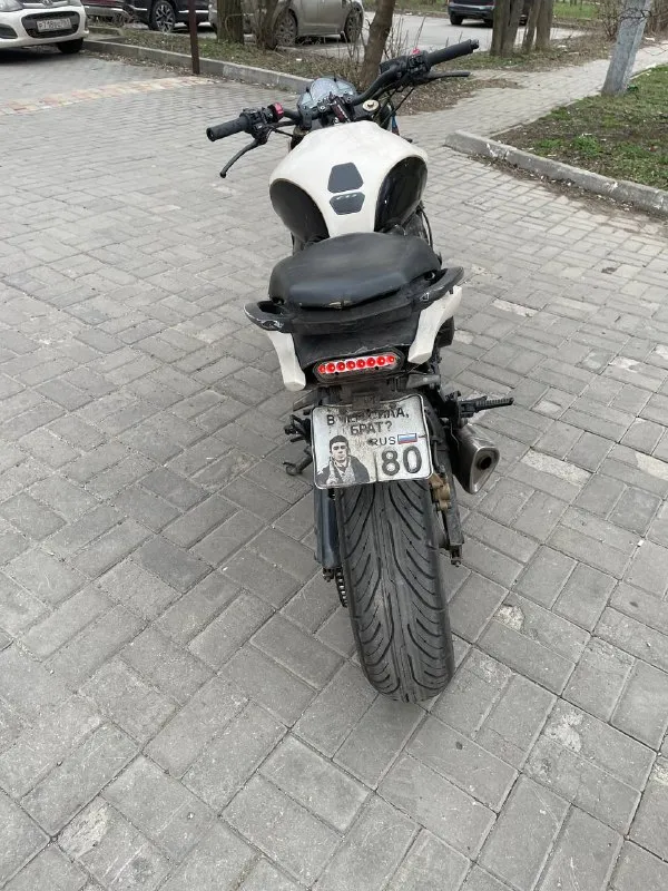 Продам honda едет бодро один раз падали на нем, на фото видно со стороны бака 750 кубиков без документов цена 250.000-это крайняя цена 89490473569 осмотр донецк в любое время 📞 звоните: +7(949)0473569 - фотография - 1