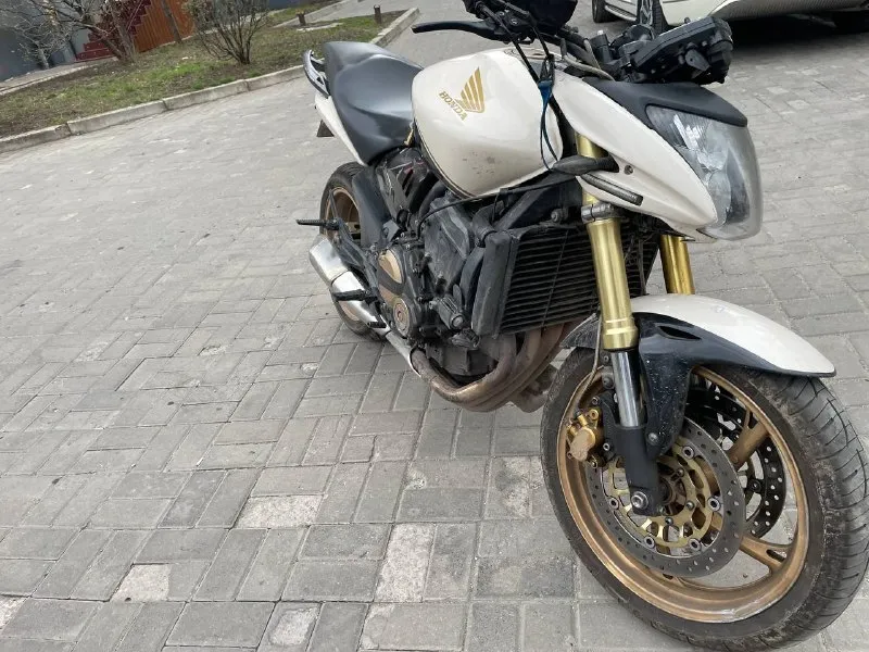 Продам honda едет бодро один раз падали на нем, на фото видно со стороны бака 750 кубиков без документов цена 250.000-это крайняя цена 89490473569 осмотр донецк в любое время 📞 звоните: +7(949)0473569 - фотография - 6