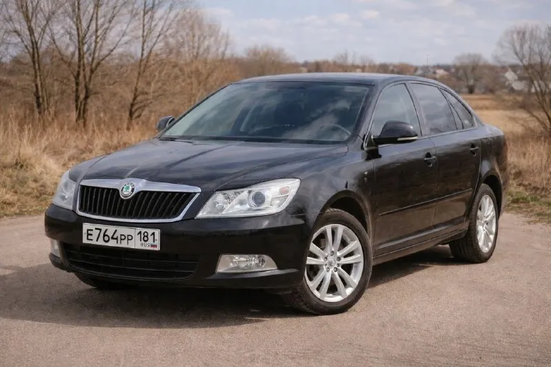 Skoda octavia a5 1.6 мкпп 2012 г. пробег 220 тыс. км abs, гур, airbags, климат-контроль, подогрев сидений, хорошая музыка, магнитола android, эсп, установлена неоновая подсветка дверей и в салоне со сменой цвета. 1500 км назад прошла большое то: заменён грм, масла, фильтры, обслужена ходовая. климат заправлен, печка работает отлично. вложений не требует, все исправно. каждый день на ходу, радует динамикой и расходом топлива. хорошему человеку отдам летнюю резину на титановых дисках 🔥 авто в действительно хорошем состоянии 770 тыс. руб, торг у капота дебальцево +79490066906 📞 звоните: +7(949)0066906 - фотография - 1