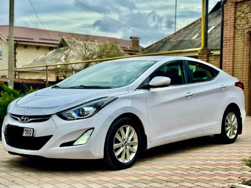 Продам hyundai elantra 2015 г 1.8 ат(148 с. л.) родной пробег 135 000 км автомобиль в отличном состоянии не битый не крашеный один хозяин самая максимальная комплектация климат контроль четыре стеклоподъемника электро зеркала подогрев сидений мультируль подогрев руля салон в отличном состоянии сигнализация с автозапуском два комплекта ключей сервисная книжки гараж хранение цена 1 350 000 руб. телефон +7 949 50 999 58 whatsapp telegram привязаны - фотография - 3