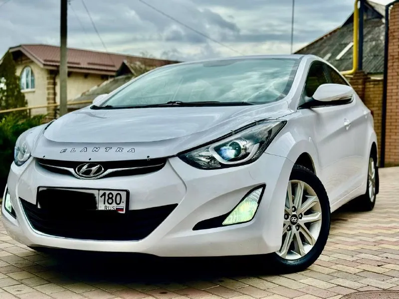 Продам hyundai elantra 2015 г 1.8 ат(148 с. л.) родной пробег 135 000 км автомобиль в отличном состоянии не битый не крашеный один хозяин самая максимальная комплектация климат контроль четыре стеклоподъемника электро зеркала подогрев сидений мультируль подогрев руля салон в отличном состоянии сигнализация с автозапуском два комплекта ключей сервисная книжки гараж хранение цена 1 350 000 руб. телефон +7 949 50 999 58 whatsapp telegram привязаны - фотография - 4