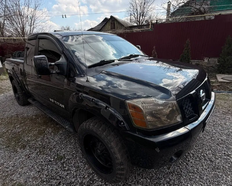 Nissan titan, 2005 г. двигатель 5,6 автомат, бензин, установлено газовое оборудование, состояние отличное пробег 176 000 оригинальный по кузову 2 окраса, все стёкла родные. двигатель работает тихо, без посторонних звуков, не дымит, масло не берет. ходовка перебрана. любые проверки на вашем сто. вся интересующая информация по телефону. цена 1 500 000 р. +79493012414 - фотография - 6