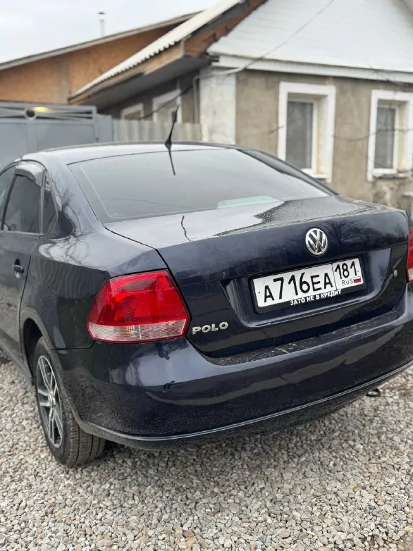 Продам свой volkswagen polo sedan 2013 at aisin 1.6 mpi (105 л. с.) пробег 290.000 кондиционер, 4 стеклоподъемника, электропривод зеркал, обогрев заднего стекла, обогрев лобового стекла, передних сидений, кожанный руль, магнитафон с блютузом завод. салон ткань(одеты чехлы) машина обслуживалась каждые 8т км два комплекта резины была перебрана передняя подвеска, почистила шруса, заменила подушки двигателя и коробки, была обслужена и сделано дополнительное охлаждение коробки. есть косяки по кузову из-за возраста машины. техосмотр есть. г. луганск +79592839556 кристина цена 800 000 торг у капота учёт 181 регион 📞 звоните: +7(959)2839556 - фотография - 2