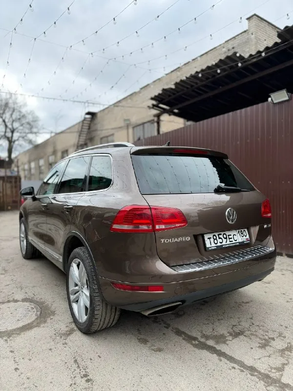 Volkswagen touareg год:2014 двигатель:3.0 245сил город:донецк цена:2.600мл. руб автомобиль в хорошем состояние два комплекта колес на дисках, от автомобиля не избавляюсь, владею 3 года. автомобиль полностью обслужен и доведен до идеала. комплектация хорошая всё есть, для комфортной езды, память сидение, подогревы, активный круиз контроль, подкачка сидений, автономная вэбаста, лобовое с подогревом, слепые зоны, старт стоп, без ключевой доступ, подогрев сидений, четырех зонный климат, камера. масло только поменял, масло не ест, не течет двигатель сухой не дымит. +79494749910 александр 📞 звоните: +7(949)4749910 - фотография - 3