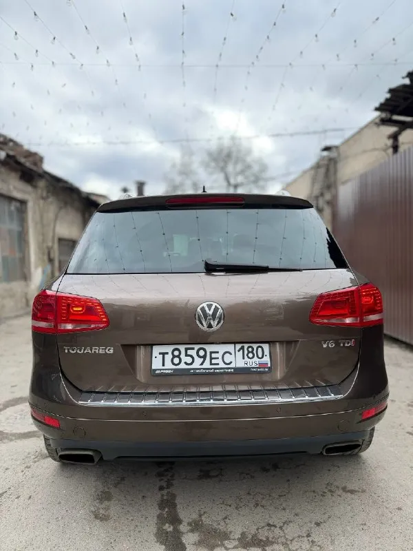Volkswagen touareg год:2014 двигатель:3.0 245сил город:донецк цена:2.600мл. руб автомобиль в хорошем состояние два комплекта колес на дисках, от автомобиля не избавляюсь, владею 3 года. автомобиль полностью обслужен и доведен до идеала. комплектация хорошая всё есть, для комфортной езды, память сидение, подогревы, активный круиз контроль, подкачка сидений, автономная вэбаста, лобовое с подогревом, слепые зоны, старт стоп, без ключевой доступ, подогрев сидений, четырех зонный климат, камера. масло только поменял, масло не ест, не течет двигатель сухой не дымит. +79494749910 александр 📞 звоните: +7(949)4749910 - фотография - 5