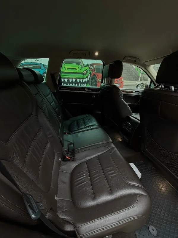 Volkswagen touareg год:2014 двигатель:3.0 245сил город:донецк цена:2.600мл. руб автомобиль в хорошем состояние два комплекта колес на дисках, от автомобиля не избавляюсь, владею 3 года. автомобиль полностью обслужен и доведен до идеала. комплектация хорошая всё есть, для комфортной езды, память сидение, подогревы, активный круиз контроль, подкачка сидений, автономная вэбаста, лобовое с подогревом, слепые зоны, старт стоп, без ключевой доступ, подогрев сидений, четырех зонный климат, камера. масло только поменял, масло не ест, не течет двигатель сухой не дымит. +79494749910 александр 📞 звоните: +7(949)4749910 - фотография - 7