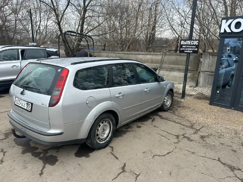 Ford focus 1.6 tdci универсал 2007 продаю надёжный и обслуженный автомобиль. владею 4 года, до меня машина была в семье знаю её полностью от и до. пробег: 305 000 км(двигатель миллионник) и пробег оригинальный, любые проверки! двигатель: 1.6 дизель техническое состояние: • двигатель работает ровно, масло не ест • турбина в хорошем состоянии • ходовая без нареканий • недавно заменён грм • масло менялось каждые 7 000 км • под капотом ставил всегда качественные запчасти (bosch) кузов и салон: • кузов в хорошем состоянии, днище целое • есть небольшая вмятинка на заднем крыле (могу прислать фото, вы бы даже не заметили ) • салон ухоженный, всё время был в чехлах -под ними как новый дополнительно: • машина полностью на ходу, работает стабильно нюансы: • есть ошибка по экологии (p2858) на сто сказали - сбой программы, не критично цена вопроса 10 тыс руб на езду не влияет, при необходимости могу устранить если нужны фотки мелких косячков могу прислать фото цена: 550 торг +79494859594 - фотография - 7