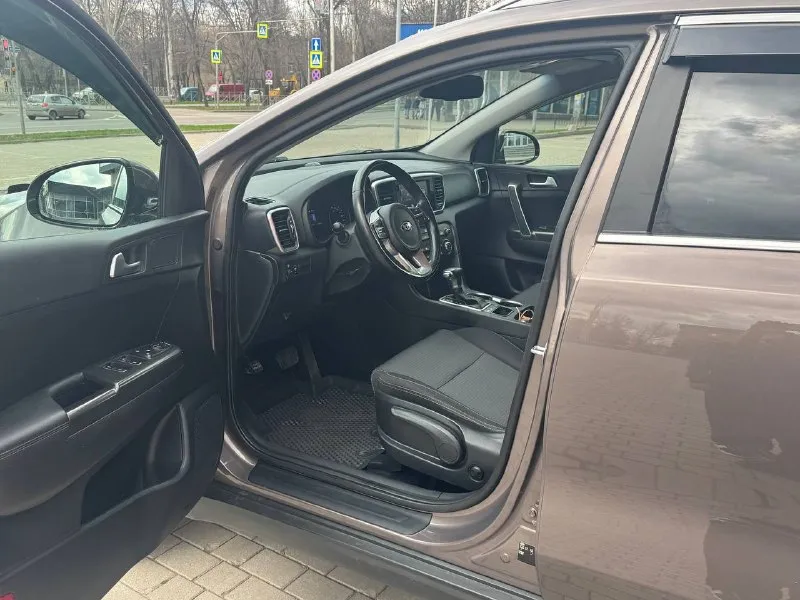Kia sportage restailing
Официал
2019 Год
Двигатель 2.0 бензин
Коробка автомат
Автомобиль в отличном состоянии,
Кузов без дтп весь в заводском окрасе
1000% Готов на любые проверки с вашей стороны,
По технической части весь обслужен
Вложения не требует !
В автомобиле есть все для комфорта
Климат-контроль
Круиз-контроль
Датчики света, и дождя,
Подогревы передних и задних сидений,
Подогрев руля,
Подогревы зеркал и стекл,
Парктроники,
Камера заднего вида,
И многое другое,
С документами полный порядок,
Продажа с полным переоформлением в мрэо
Г. Донецк
Цена 1.935 тыс. ₽
Звоните остальное по
+79495210885
📲 Tg: r. B
📞 Звоните: +7(949)5210885 - фотография - 8