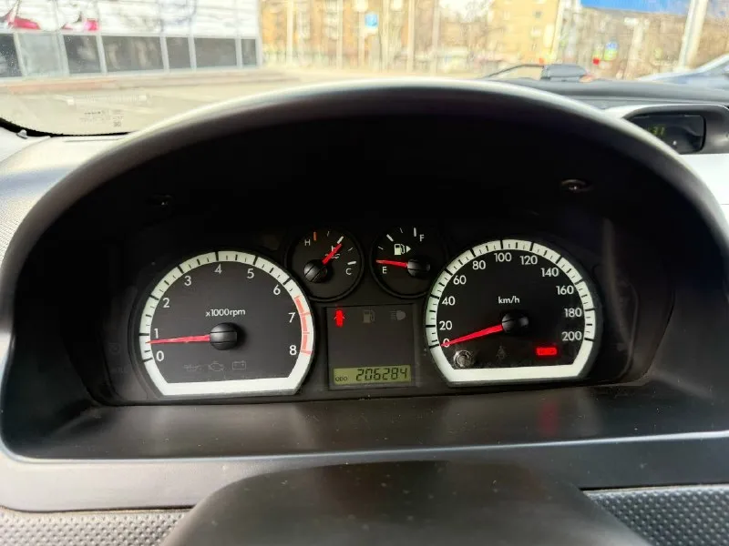 Chevrolet aveo ( chevrolet авео) двигатель 1.4 мт пробег родной 206.000км комплектация с кондиционером (заправлен и работает отлично) в родном окрасе! Кузов оцинкован! Корейская сборка. За машиной следили и любили! Всегда обслуживалась во время. Двигатель шепчет, масло не расходует - от замены до замены. Коробка, сцепление на отлично машина без единого минуса, все сделано и обслужено. Ходовка мягкая, ничего не бьет и не хрустит. Установлен автозапуск комплектация с усилителем руля, кондиционером, стеклоподъемниками и тд. Ограничений и штрафов нет! Переоформление без проблем. Все подробности по телефону +79494679034 цена: 560.000 торг есть. Донецк
📞 Звоните: +7(949)4679034 - фотография - 8