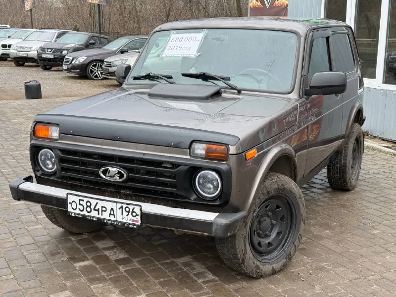 Lada niva 2019 пробег 68 000км цена 600 000руб технически в хорошем состоянии сел по ехал +79495093428 +79498392499 - фотография - 1