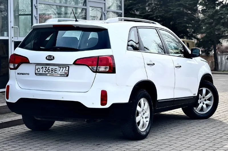 ✅Продам kia sorento
✅Год:2014 эксплуатация 2015
✅ :2.4Л
✅Коробка:автомат
✅Привод:полный
✅1.Владелец🥇
✅Цена:1.670.000₽ 💵торг у авто!
✅Номер: +79495011956 или +79491003435 тг и мах на обоих номерах
✅Автомобиль в идеальном состоянии без вложений сел и поехал, 🛠️ техническая часть автомобиля в идеальном состоянии на тведрую 5+ коробка и мотор работают отлично мотор без постороних шумов и расхода масла, коробка переключает все передачи без задержки и пенков, кузов автомобиля в превосходнном состоянии соответствует фото😍остекления автомобиля все родное лобовое в том числе👍🏼комплектация полная:кожаный салон, мульти руль, без ключевой доступ, подогревы сидений передних и задних, камера заднего вида, парктроники, кнопка стар стоп, электронная панель щитка, электра зеркала, складывания зеркал, обогрев переднего и заднего стекла, адаптация фар, датчики света давления шин, и многое другое больше информации по телефону!
📞 Звоните: +7(949)5011956 - фотография - 5