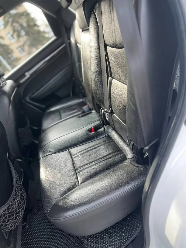 ✅Продам kia sorento
✅Год:2014 эксплуатация 2015
✅ :2.4Л
✅Коробка:автомат
✅Привод:полный
✅1.Владелец🥇
✅Цена:1.670.000₽ 💵торг у авто!
✅Номер: +79495011956 или +79491003435 тг и мах на обоих номерах
✅Автомобиль в идеальном состоянии без вложений сел и поехал, 🛠️ техническая часть автомобиля в идеальном состоянии на тведрую 5+ коробка и мотор работают отлично мотор без постороних шумов и расхода масла, коробка переключает все передачи без задержки и пенков, кузов автомобиля в превосходнном состоянии соответствует фото😍остекления автомобиля все родное лобовое в том числе👍🏼комплектация полная:кожаный салон, мульти руль, без ключевой доступ, подогревы сидений передних и задних, камера заднего вида, парктроники, кнопка стар стоп, электронная панель щитка, электра зеркала, складывания зеркал, обогрев переднего и заднего стекла, адаптация фар, датчики света давления шин, и многое другое больше информации по телефону!
📞 Звоните: +7(949)5011956 - фотография - 7
