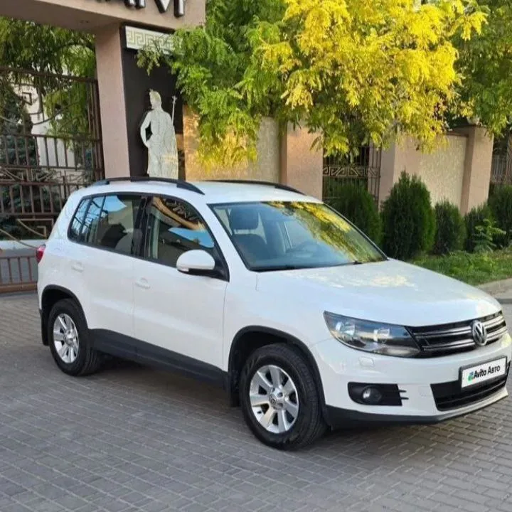 Продам volkswagen тигуан, 2013, пробег 144 тыс. кузов в родном окрасе. 1,4. датчики света, дождя, затемнение зеркал. коробка механика шестиступка. полный привод. цена 1.520🍋 торг. +79495144980 авто находится в мариуполе 📲 tg: роман василевский 📞 звоните: +7(949)5144980 - фотография - 2