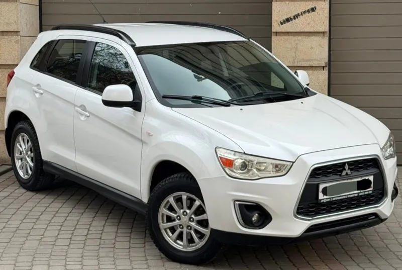 Продам mitsubishi asx рестайлинг, 2014 года выпуска, объем двигателя 1.6 117 л. С, кпп механика (самая надёжная связка в линейке), родной пробег 155.000 км родной!, 1 хозяин, без дтп, в родном окрасе!, состояние автомобиля не выразить на фото, без каких-либо нюансов!, идеальное состояние. Автотека ✅

Комплектация: подогрев сидений, 4 стеклоподъёмника, кондиционер, подогрев стёкол, abs esp, мультимедиа с хорошим звуком, aux, бортовой компьютер, складывание зеркал, и многое другое для комфортного вождения.

Авто обслуживался всегда по регламенту, на данный момент полностью обслужен, не требует вложений от слова совсем!, 2 комплекта колес.

Очень надёжный японский красовер, комфортабельный и вместительный, за машиной ухаживал.

По документам любой вид оформления.

Цена 1.080.000р

Номер телефона
+7949-564-47-36
+7949693-58-50 - фотография - 2