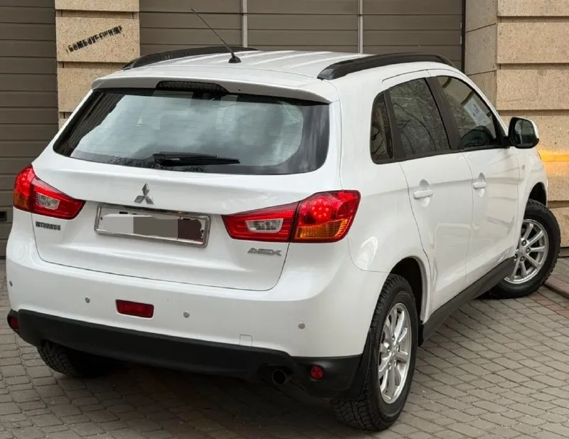 Продам mitsubishi asx рестайлинг, 2014 года выпуска, объем двигателя 1.6 117 л. С, кпп механика (самая надёжная связка в линейке), родной пробег 155.000 км родной!, 1 хозяин, без дтп, в родном окрасе!, состояние автомобиля не выразить на фото, без каких-либо нюансов!, идеальное состояние. Автотека ✅

Комплектация: подогрев сидений, 4 стеклоподъёмника, кондиционер, подогрев стёкол, abs esp, мультимедиа с хорошим звуком, aux, бортовой компьютер, складывание зеркал, и многое другое для комфортного вождения.

Авто обслуживался всегда по регламенту, на данный момент полностью обслужен, не требует вложений от слова совсем!, 2 комплекта колес.

Очень надёжный японский красовер, комфортабельный и вместительный, за машиной ухаживал.

По документам любой вид оформления.

Цена 1.080.000р

Номер телефона
+7949-564-47-36
+7949693-58-50 - фотография - 4