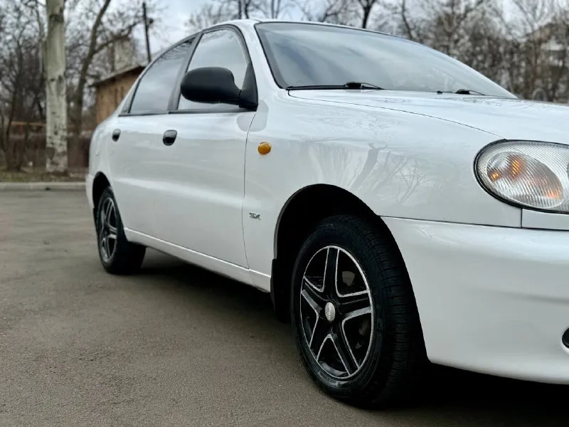 Продаю chevrolet lanos sx 2009 г. В.
Автомобиль в отличном состояние
1.5 E-tec, работает без нареканий, масло не расходует, коробка механическая без вылетов и хрустов, по ходовой части все отлично недавно было то
Кузов автомобиля в идеальном состояние, без ржавчины и коррозии. Днище, низа дверей, пороги, стаканы в заводском исполнение.
Кондиционер рабочий, гидроусилитель,2 стеклоподъемника, музыка с bluetooth и aux
Более подробно расскажу по телефону
Юридически чистый автомобиль, любой вид переоформления
Донецк
375.000 Рублей. Торг уместен
+79495097888
📲 Tg: …
📞 Звоните: +7(949)5097888 - фотография - 4