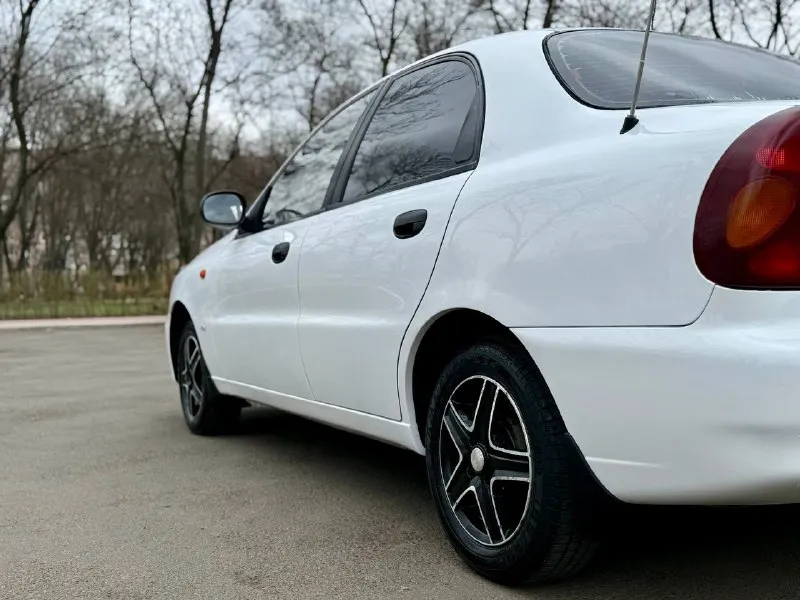 Продаю chevrolet lanos sx 2009 г. В.
Автомобиль в отличном состояние
1.5 E-tec, работает без нареканий, масло не расходует, коробка механическая без вылетов и хрустов, по ходовой части все отлично недавно было то
Кузов автомобиля в идеальном состояние, без ржавчины и коррозии. Днище, низа дверей, пороги, стаканы в заводском исполнение.
Кондиционер рабочий, гидроусилитель,2 стеклоподъемника, музыка с bluetooth и aux
Более подробно расскажу по телефону
Юридически чистый автомобиль, любой вид переоформления
Донецк
375.000 Рублей. Торг уместен
+79495097888
📲 Tg: …
📞 Звоните: +7(949)5097888 - фотография - 5